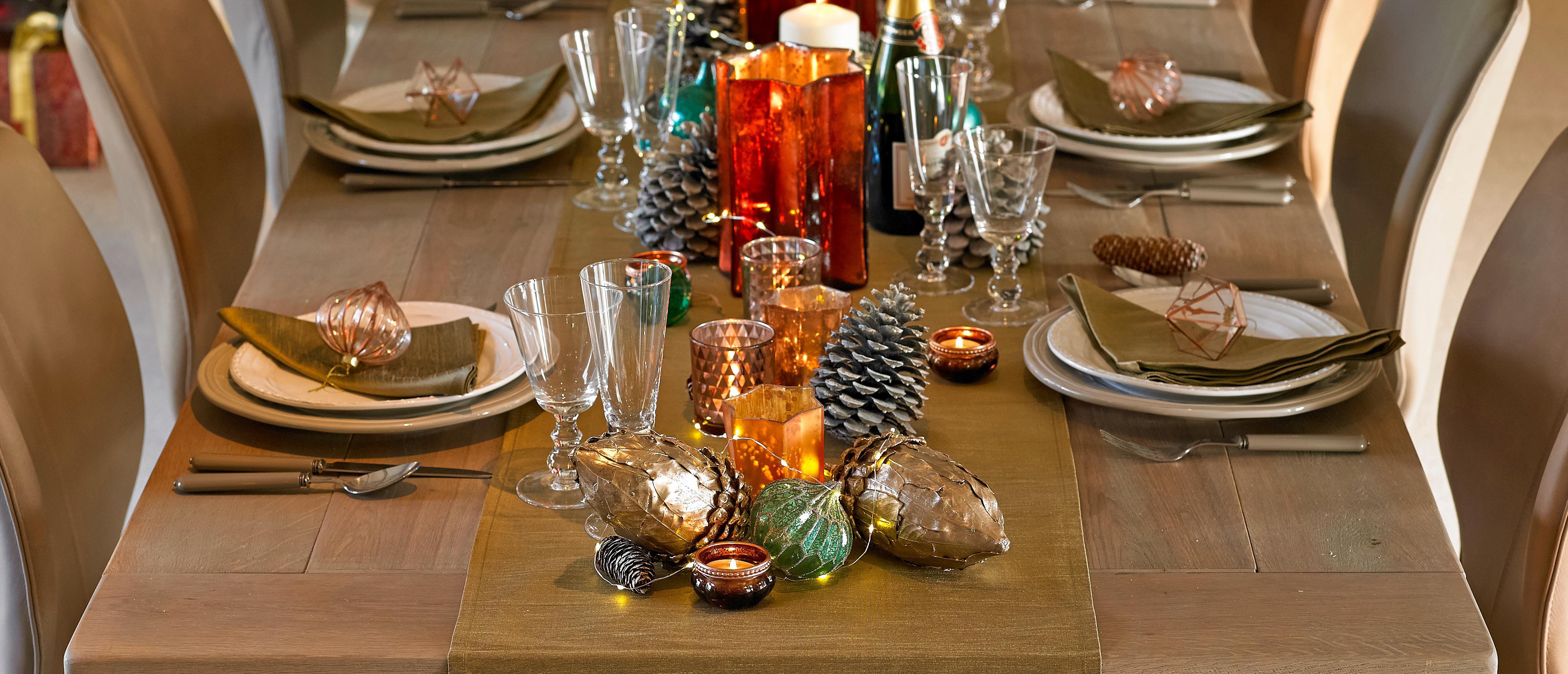 Metro tablescape Christmas 